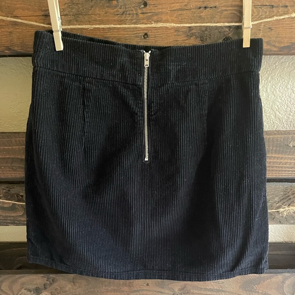 Topshop Moto Black corduroy mini skirt - Picture 3 of 4